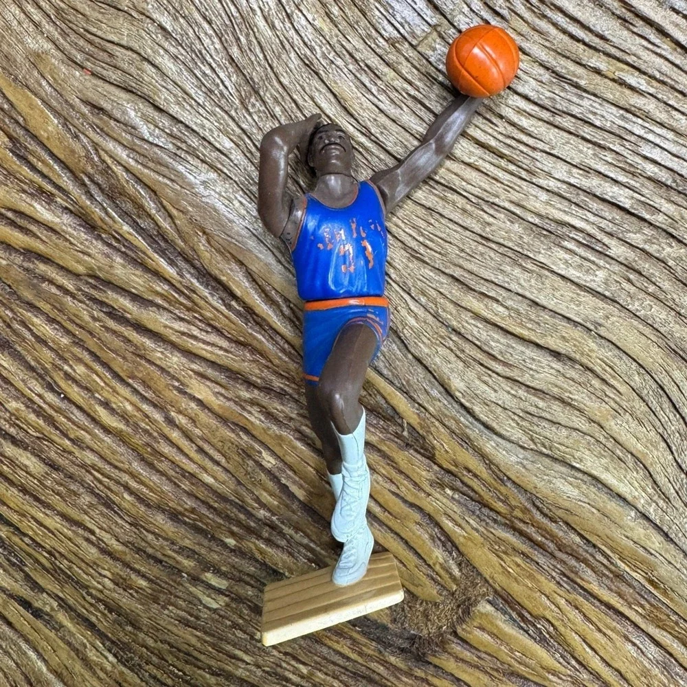 Patrick Ewing New York Knicks Vintage Basketball Action Figure Blue Jersey 33 5